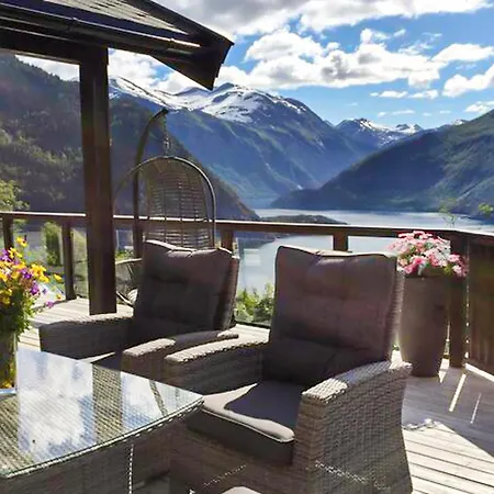 Ferienhaus Lovely In